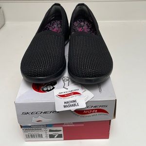 Skechers arch fit; air cooled, washable shoes